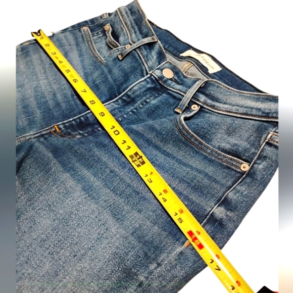 Aritzia Denim Forum | The Nico Mid Rise Skinny Crop | Woman's Jean |  Size 30 - Picture 5 of 14